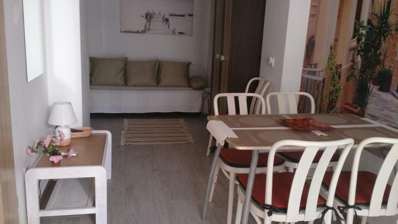 Madamme Curie Apartment Torrevieja Dış mekan fotoğraf